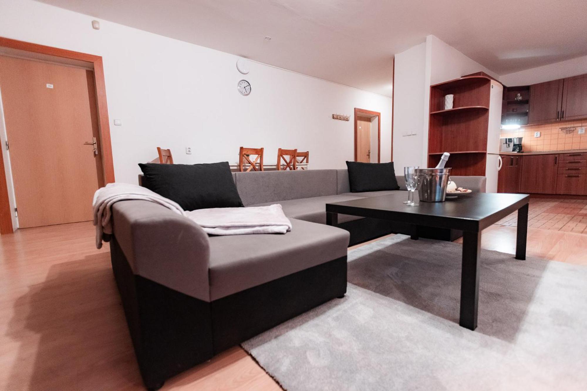 Hotel Rozkos Česká Skalice Bagian luar foto