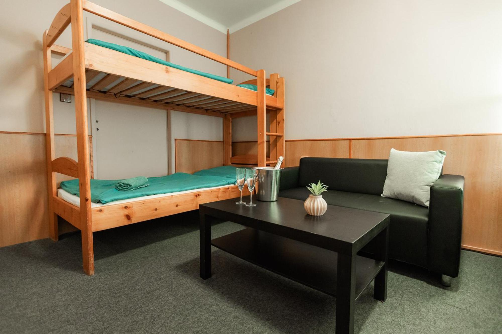 Hotel Rozkos Česká Skalice Ruang foto