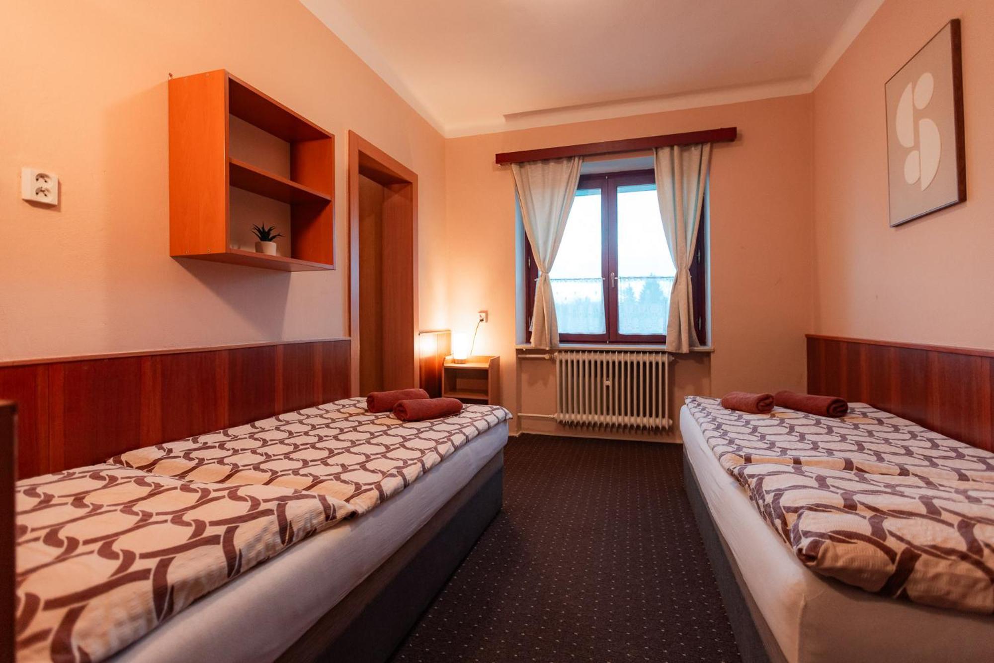 Hotel Rozkos Česká Skalice Ruang foto