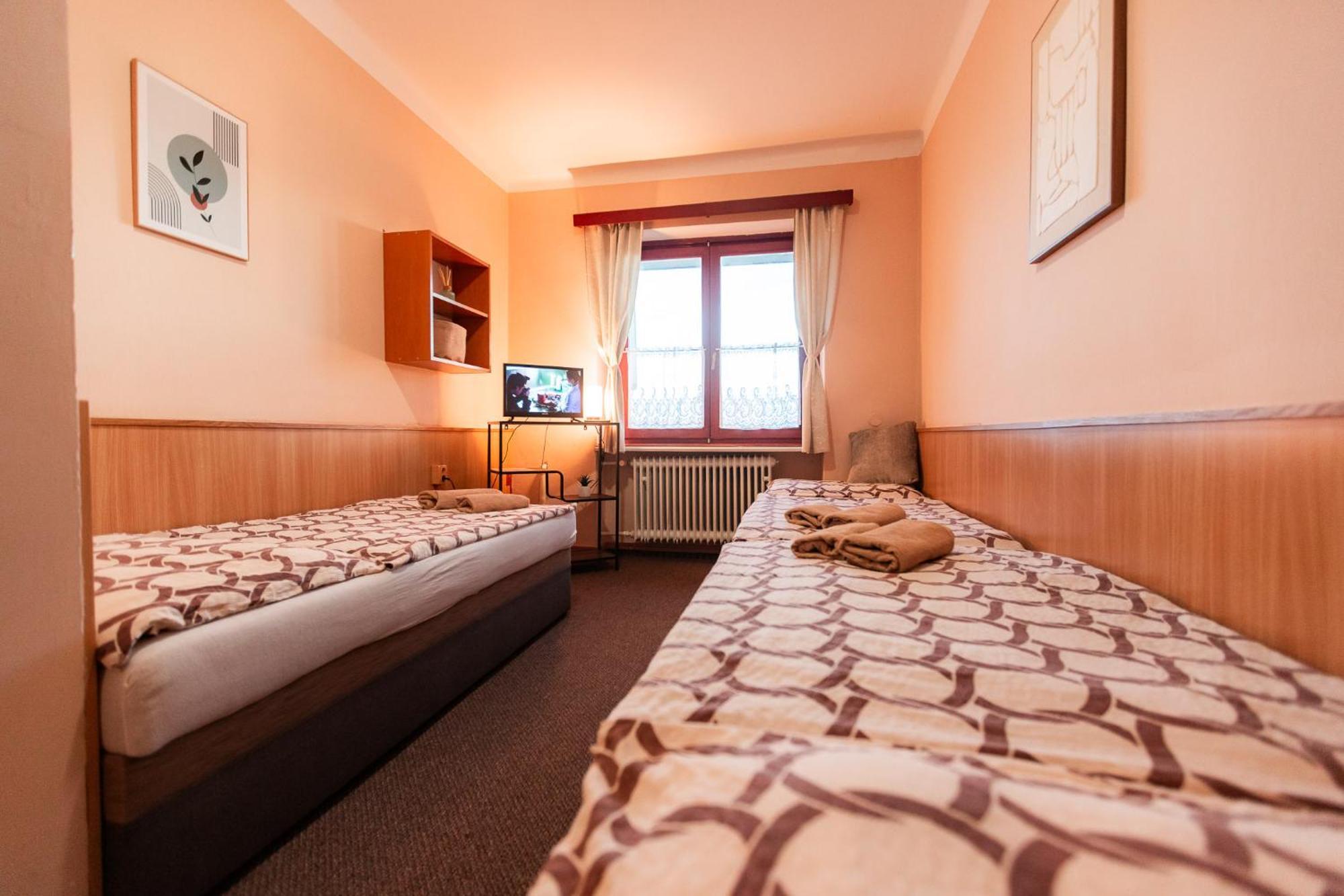 Hotel Rozkos Česká Skalice Ruang foto