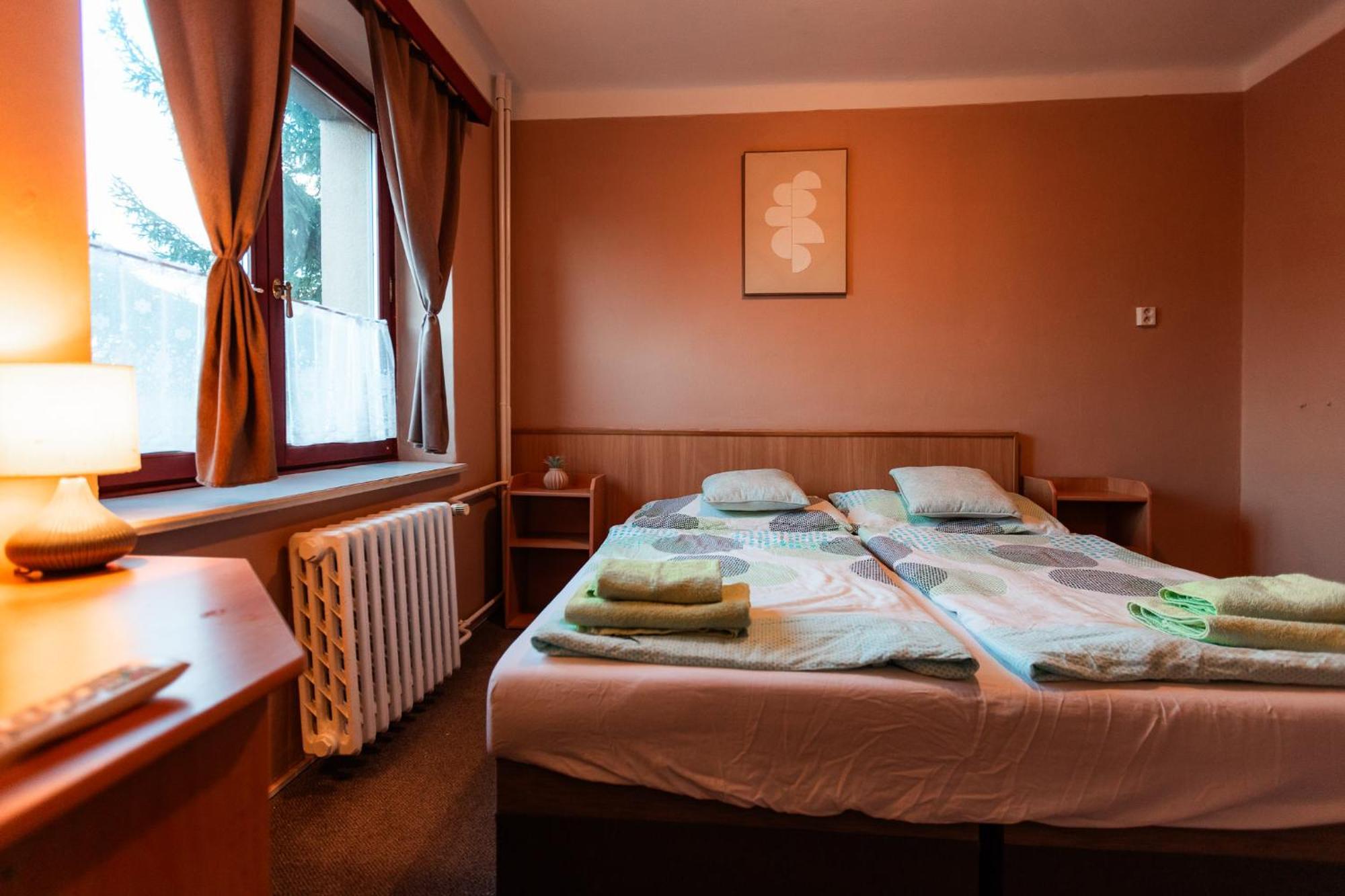 Hotel Rozkos Česká Skalice Bagian luar foto