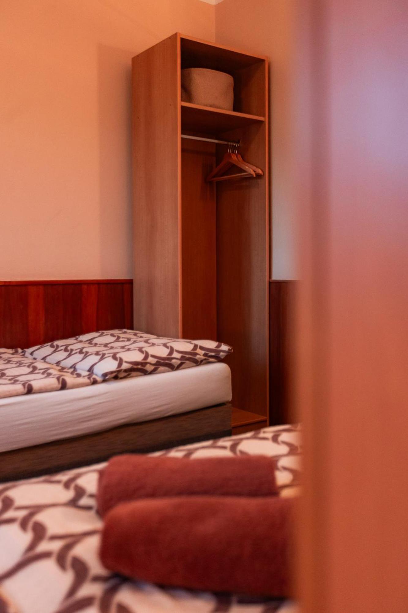 Hotel Rozkos Česká Skalice Ruang foto